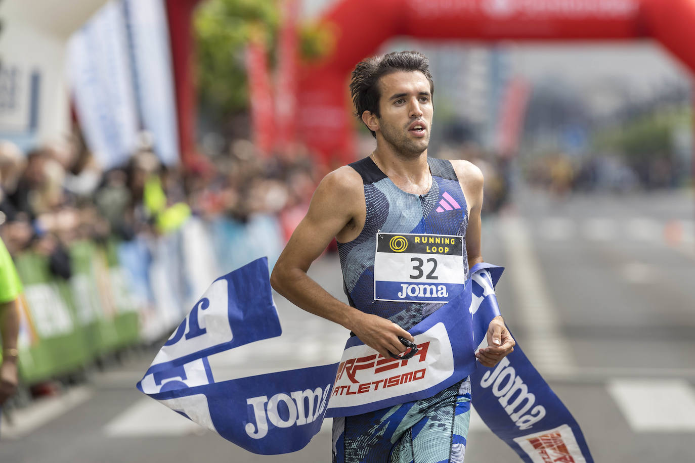 Jesús Ramos ganó con autoridad la prueba de cinco kilómetros en la categoría masculina.