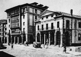 El Teatro Principal de Reinosa, durante el pasado siglo XX.