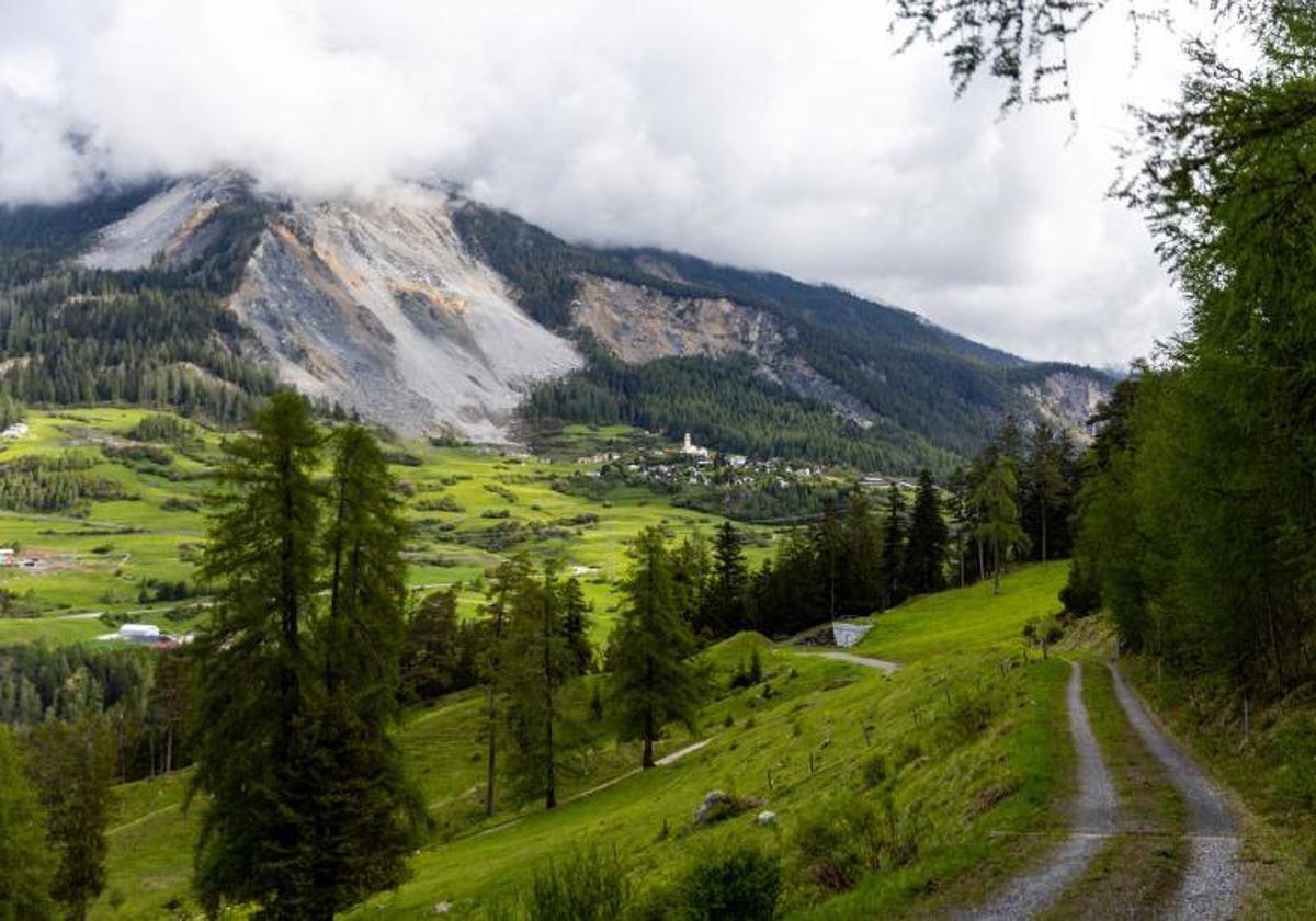 Brienz, el pueblo de los Alpes suizos amenazado por una montaña