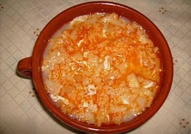 La sopa de ajo es un clásico de la cocina española.