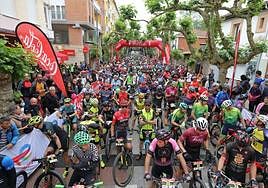 Los participantes en la prueba de bicicleta de montaña en la edición del año pasado.