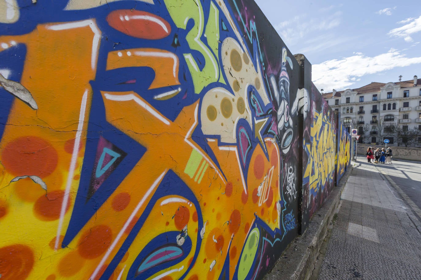 Detalle parcial de arte urbano en los muros ya desaparecidos del solar de Puertochico.