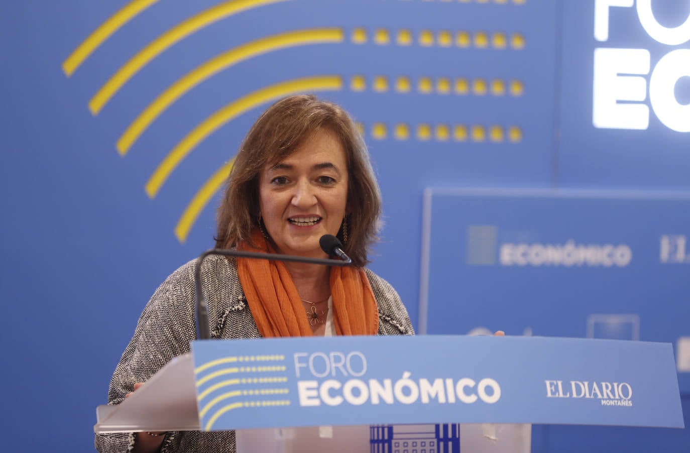 La ponente Cristina Herrero, presidenta de Airef, durante su conferencia sobre las perspectivas de las finanzas.