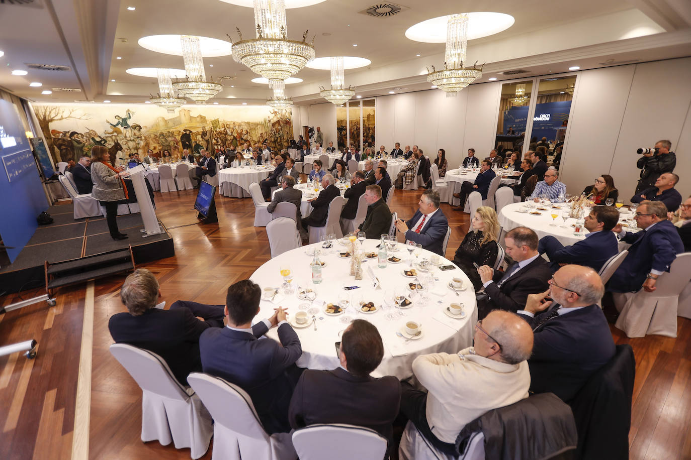 Vista general del foro económico celebrado en sus sede habitual, el Hotel Bahía.