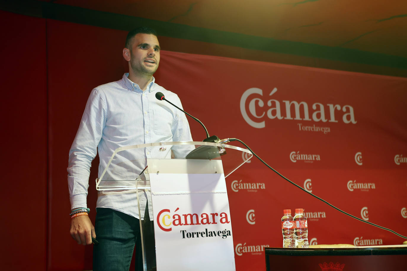 Saúl Barreda abrió el turno de presentaciones con su proyecto Merkaculatas.