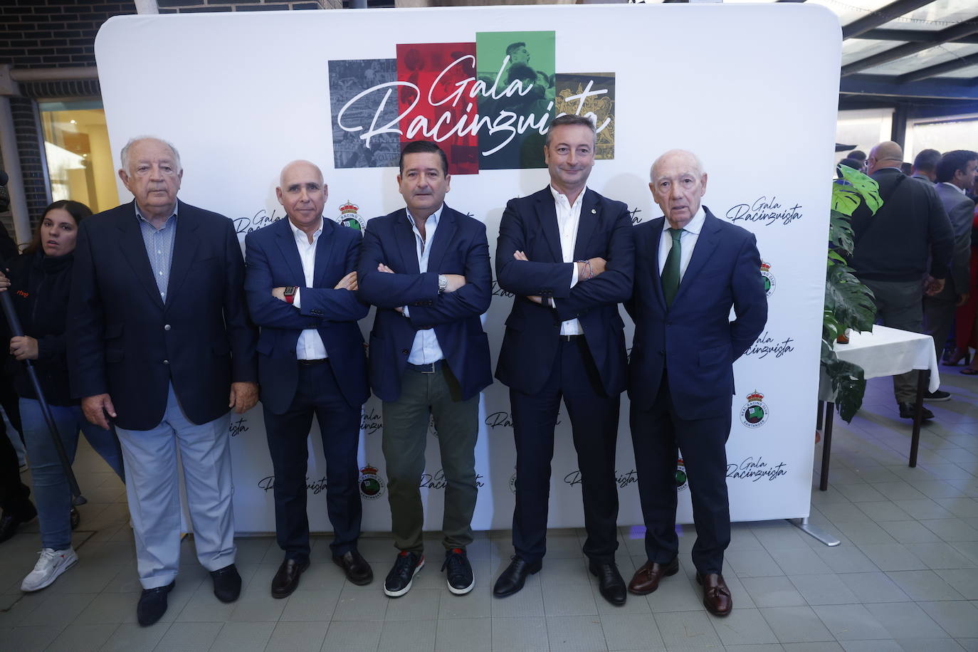 El consejero delegado, Pedro Ortiz, y el presidente, Alfredo Pérez, junto a tres expresidentes. A la izquierda, Santiego Díaz y Manolo Higuera. A la derecha, Manuel Huerta.