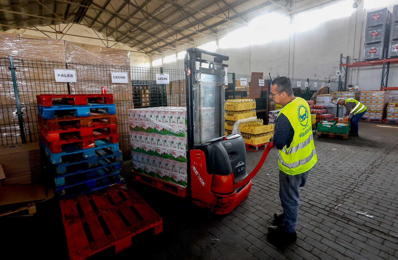 La 'Operación Kilo' se desarrollará este fin de semana en 120 supermercados de Cantabria, donde los clientes podrán dejar un donativo o un alimento para contribuir a la causa una vez pasen por la caja.  