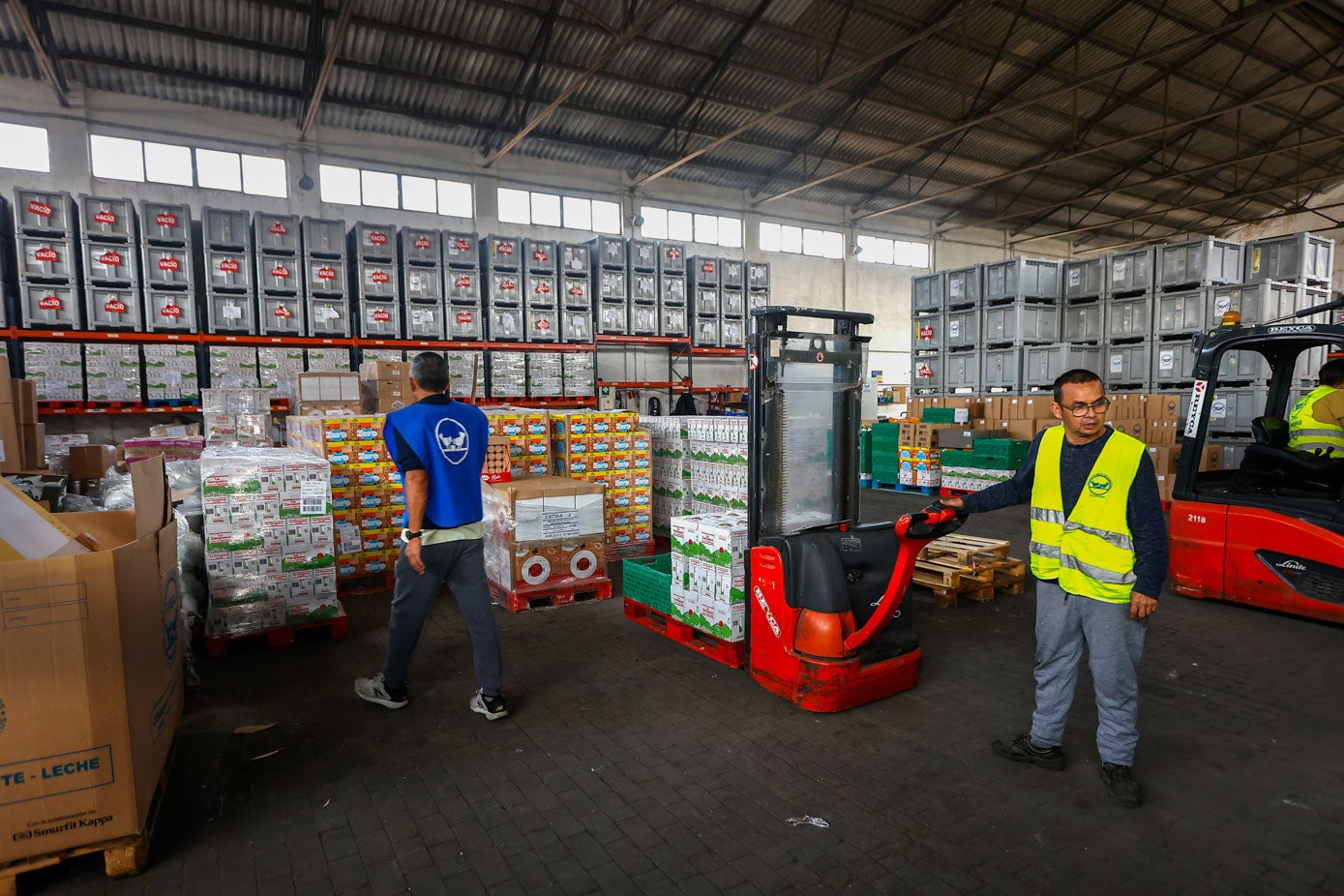 La Federación Española de Bancos de Alimentos hace un llamamiento a toda la ciudadanía para cubrir todas las plazas de voluntarios, un eslabón fundamental de esta cadena solidaria.