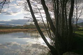 El interior de Cantabria, en la imagen el río de Polientes, está en alerta amarilla por lluvias.