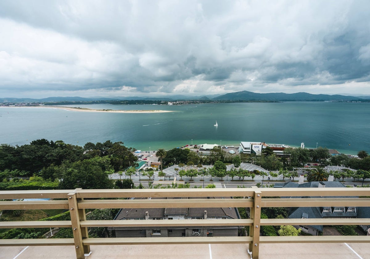 Vistas a la bahía desde la terraza del ático.