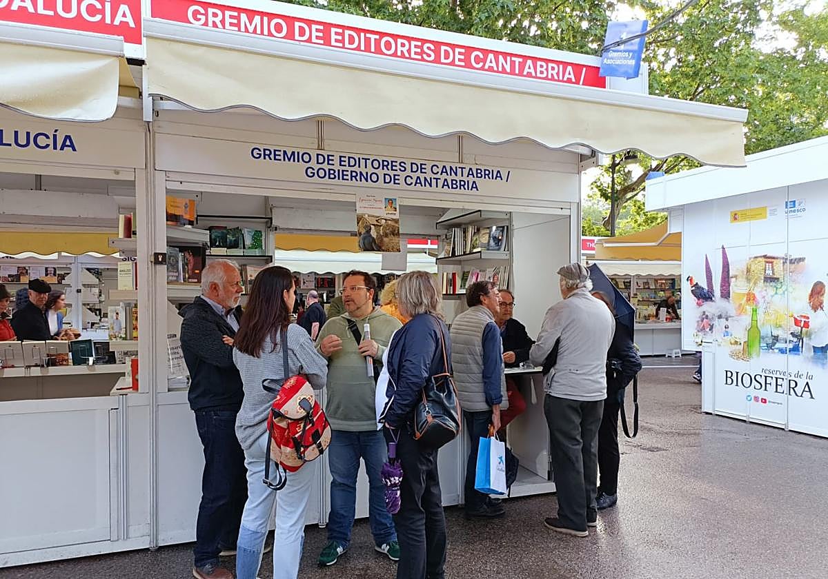 El estand de Cantabria en la feria del libro madrileña.