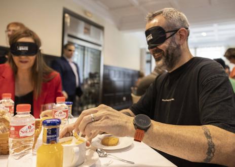 Imagen secundaria 1 - Un desayuno con la luz apagada