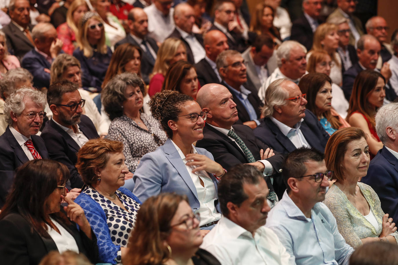 Laura Nicholls, que fue en las listas del PRC aunque finalmente renunció a recoger el acta de concejala, asistió al acto.