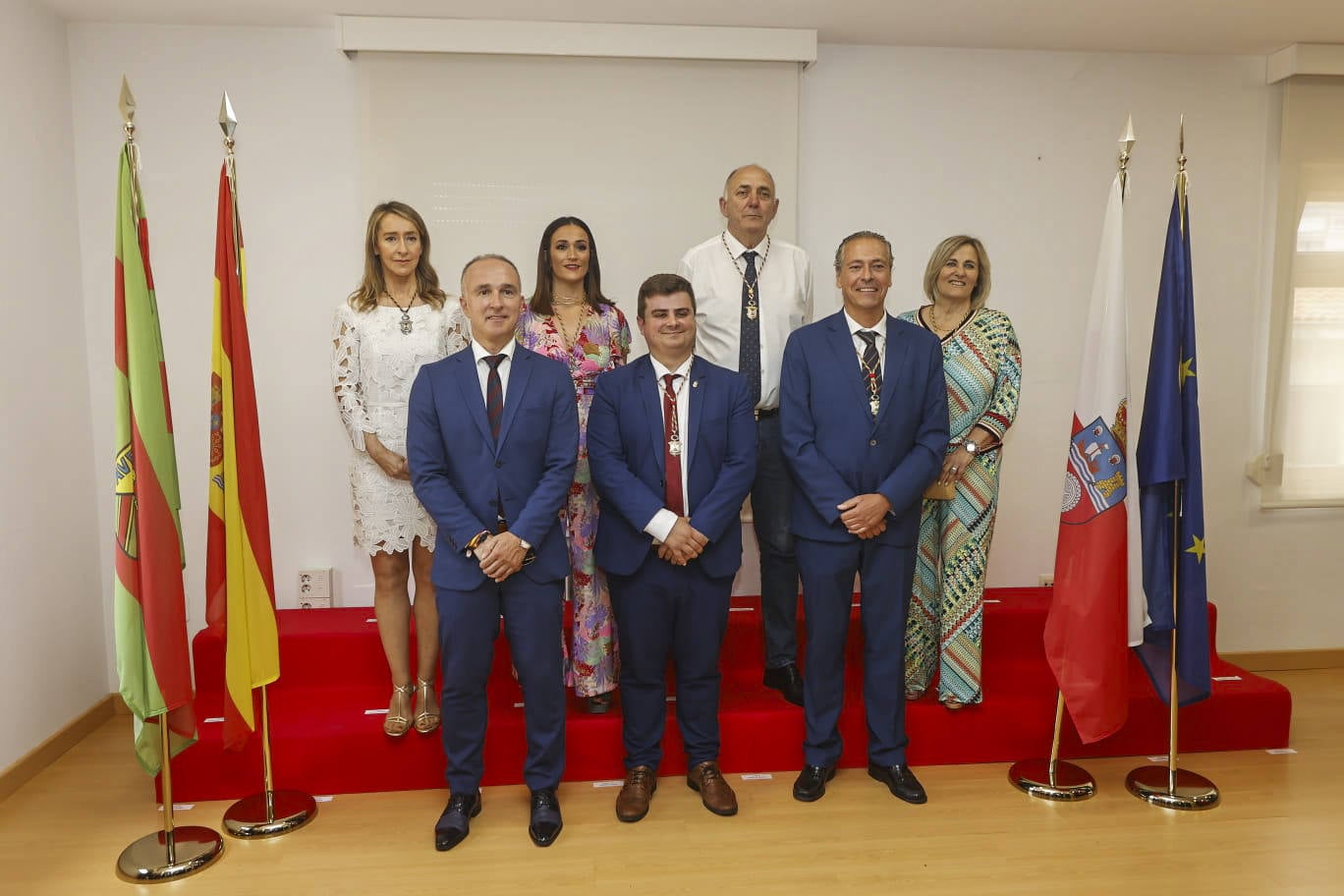 María Teresa Cacho, Lucía Montes, Francisco Trueba, Rosario Adela Fernández, Enrique Gómez Zamanillo, Miguel Ángel Vargas y Miguel Remón (de izquierda a derecha, empezando por la fila de arriba) conforman el Grupo Municipal del PP en Torrelavega.