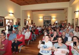 Gran expectación en el pleno de San Vicente de la Barquera.