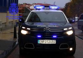 Detenidos tras intentar robar en un supermercado de Torrelavega y agredir al vigilante y a un Policía