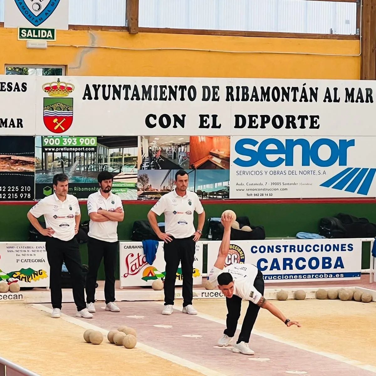 El líder, Peñacastillo, se desplaza este jueves a jugar en Noja.