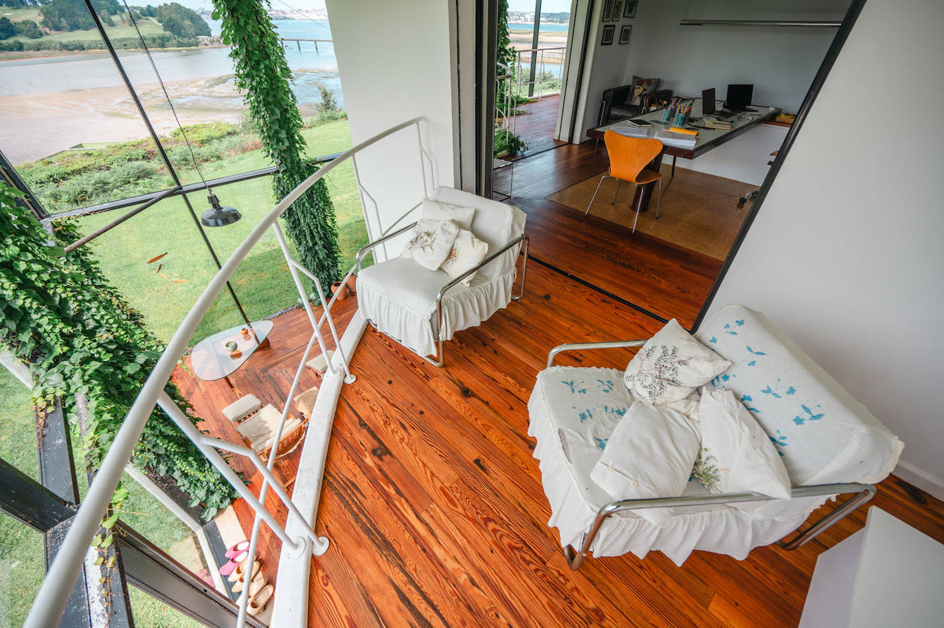 Una de los balcones interiores de la segunda planta.