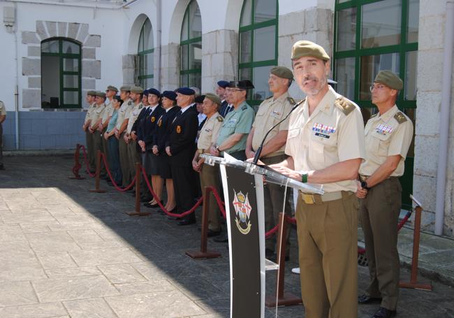 El coronel Fernando Bermejo se ha dirigido a los futuros cuadros de mandos del Ejército de Tierra para poner el acento en el «esfuerzo y sacrificio» que han demostrado.