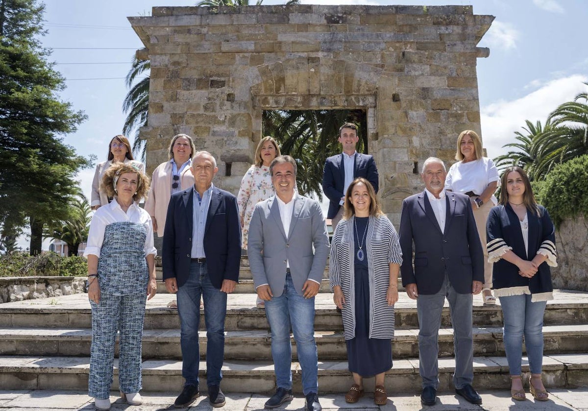 El equipo de gobierno de Diego Movellán al completo.