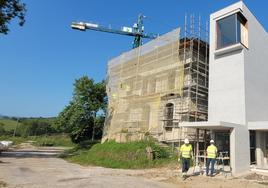 La nueva imagen de Casa Pozo ya es visible al haber finalizado el núcleo de comunicaciones.