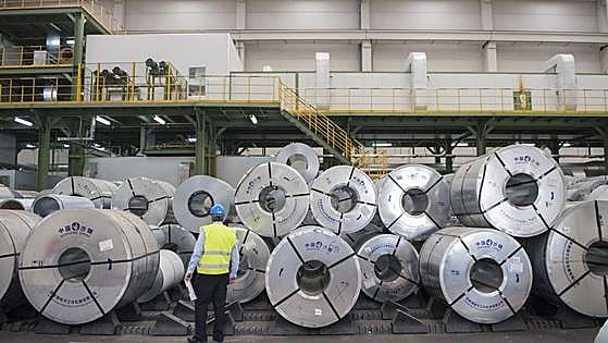 La siderurgia cántabra recortó su producción un 20% en 2022 por la alta factura energética