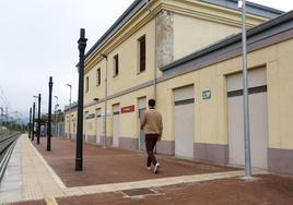 La estación del Norte, inaugurada en 1858, es la más antigua de Torrelavega.