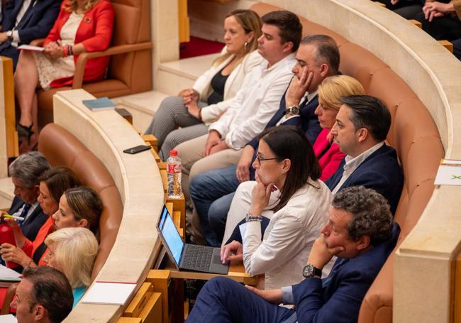 Bancada popular, donde la alcaldesa Gema Igual se estrenó como diputada