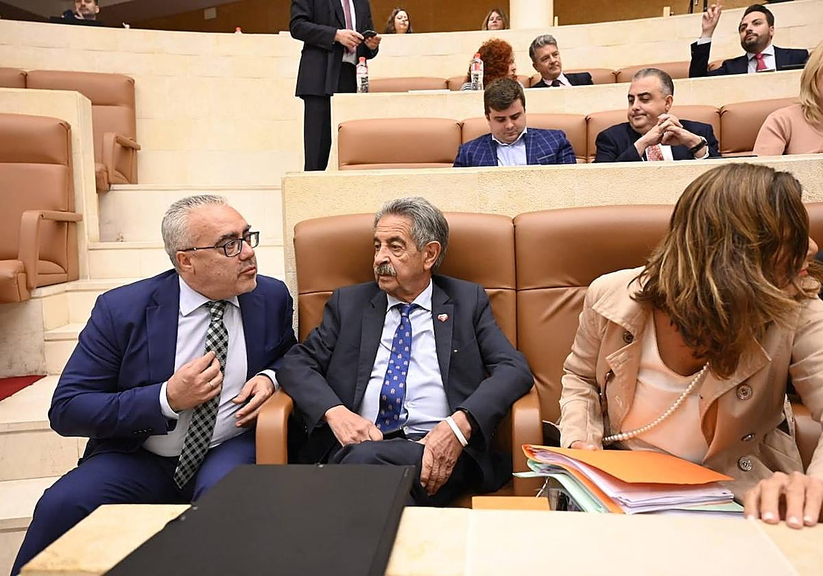 Revilla: «Gobierne sola que es mejor que mal acompañada»