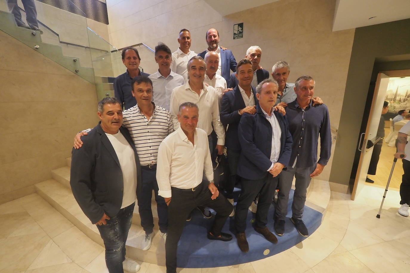 Edu García, Benito Ballent, Juan Carlos de Diego, Pepe Aguilar, Tuto Sañudo, Andrei Zygmantovich, Javi Pinillos, Manolo Cantudo, Jesús Merino, Ángel de Juana 'Geli', Quique Setién, Javi Roncal, Ángel Blanco 'Gelucho' y José Ceballos. Catorce futbolistas del equipo de la temporada 92-93 aceptaron la invitación.