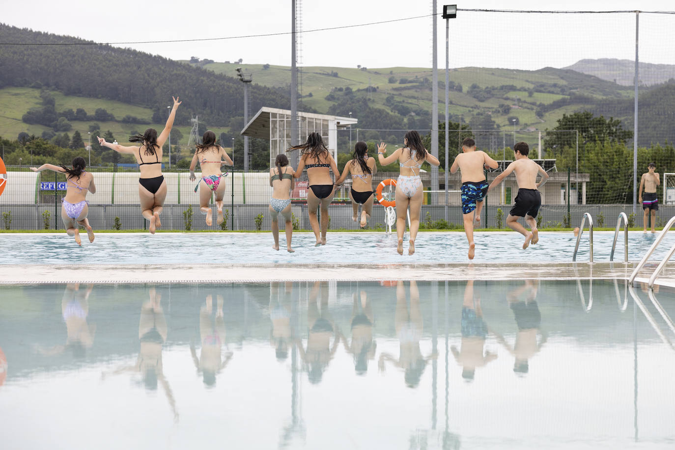 Momentos para el juego y el baño tras la inauguración.