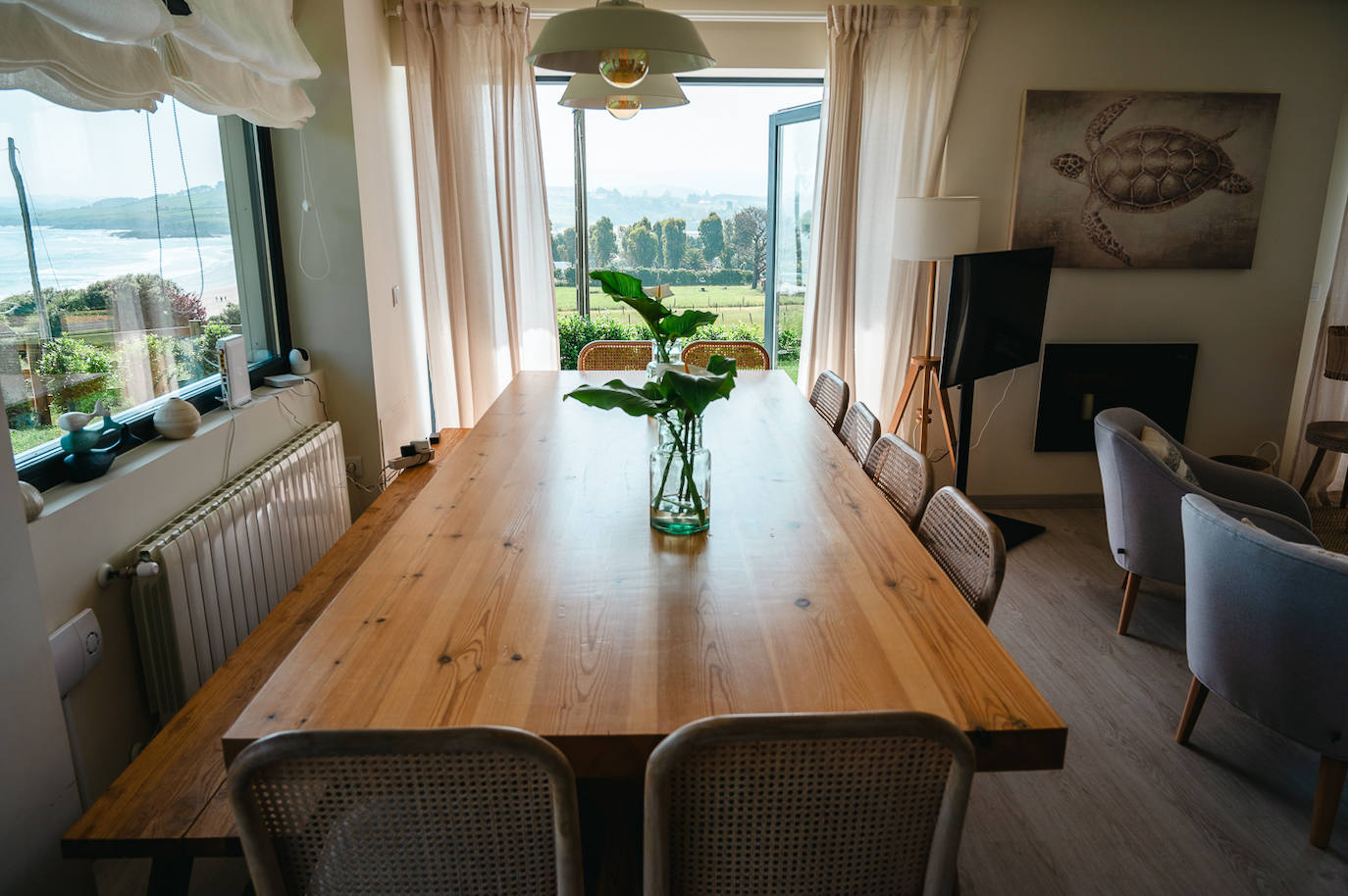 Comedor interior de la casa.