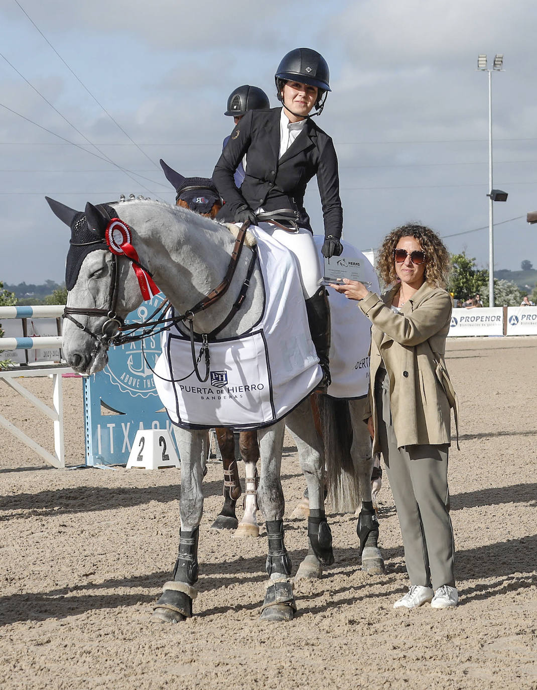 La asturiana Olivia Álvarez, con Cartouche, fue la más rápida en el Trofeo Banderas Puerta de Hierro.