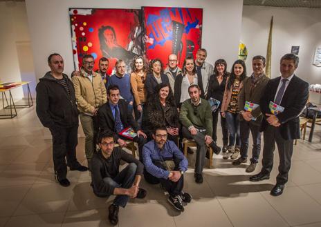 Imagen secundaria 1 - Arriba, Viota, durante la pandemia. Abajo, a la izquierda, la inauguración de la exposición 'De par en par' en el Casyc de Santander. A la derecha, en su exposición 'Territorio neutral' en Inder&Espacio.