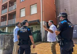 Intervención policial en las viviendas okupadas en la calle Ballestas.