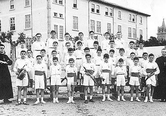 Coro del Colegio San José-Niño Jesús de Reinosa, en 1957.