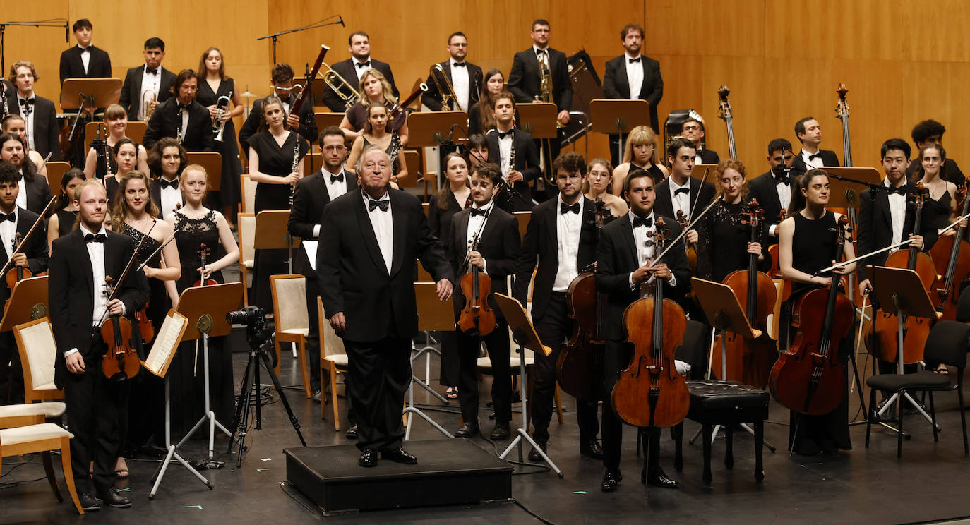 Péter Csaba dirigió a la Orquesta Freixenet en la primera velada del Encuentro.