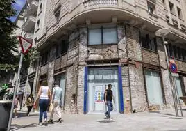 La fachada del edificio 17 de Calvo Sotelo, en obras, a donde se mudará Bankinter.