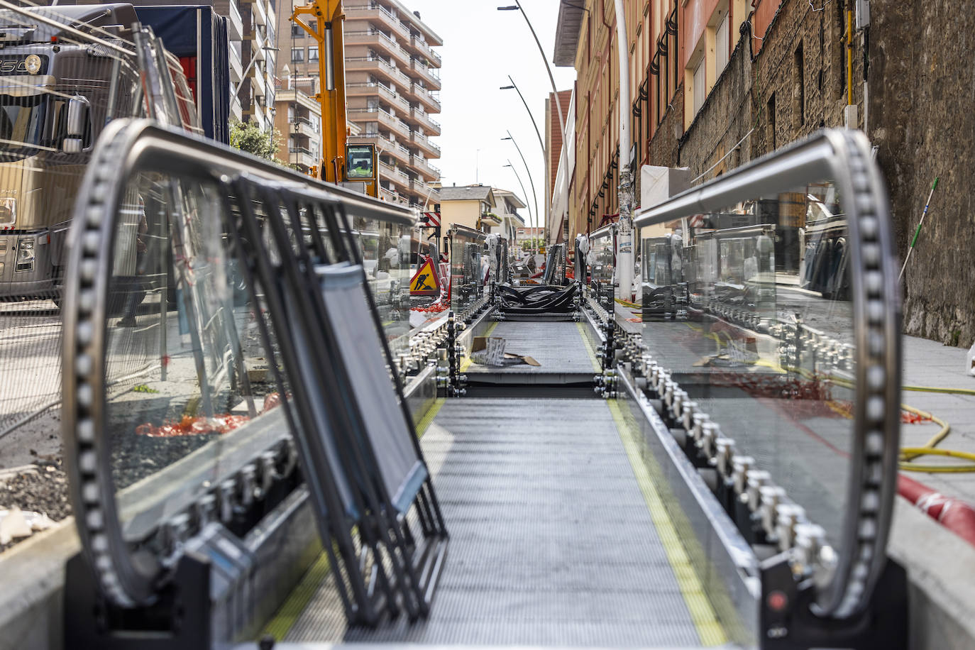 Los trabajos, que ejecuta SIEC y cuentan con una inversión de casi 1,9 millones, se están llevando a cabo actualmente en Canalejas y son los más llamativos.