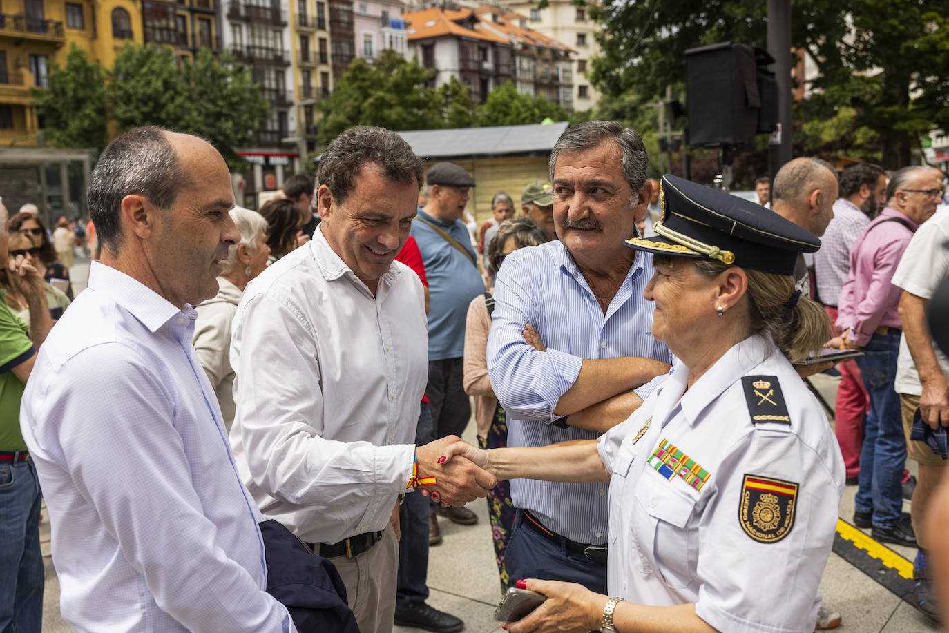 Juan José Alonso, Félix de las Cuevas, Gonzalo Piñeiro y Carmen Martínez, jefa Superior de Policía de Cantabria. 