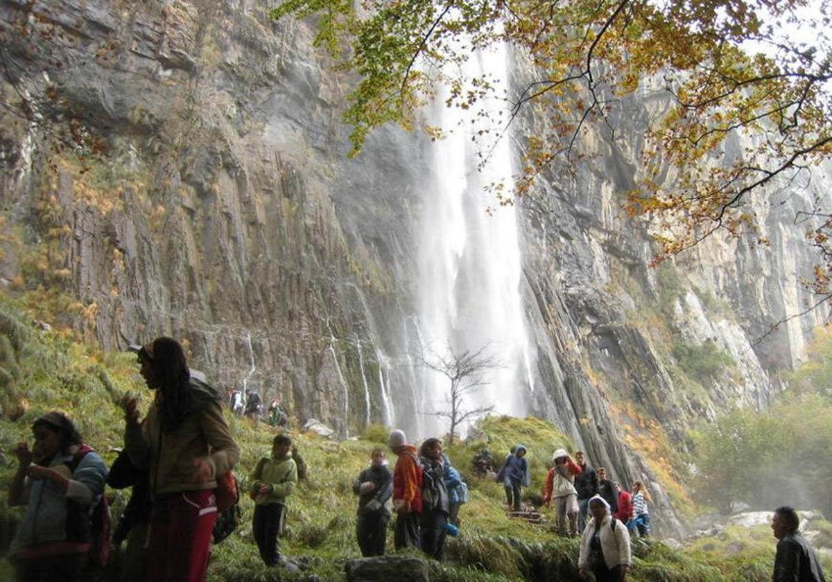 Nacimiento del Asón.