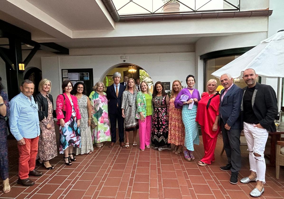 Jesús Casares, Elena Barquero, María Cantabria Gutiérrez, Alexandra Gualdrón, Rosa Cruxent, Carlos Víctor Pajares, Carmen Ruiz, Isabel Urrutia, Begoña Gómez, Marta González Estéfani, Aranzazu de Vicente, María Luz Fernández, Héctor Moreno y José Luis Callejo.