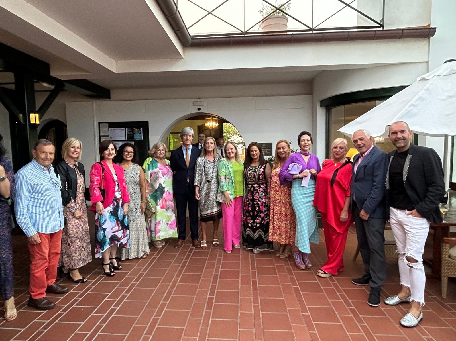 Jesús Casares, Elena Barquero, María Cantabria Gutiérrez, Alexandra Gualdrón, Rosa Cruxent, Carlos Víctor Pajares, Carmen Ruiz, Isabel Urrutia, Begoña Gómez, Marta González Estéfani, Aranzazu De Vicente, María Luz Fernández, Héctor Moreno y José Luis Callejo.