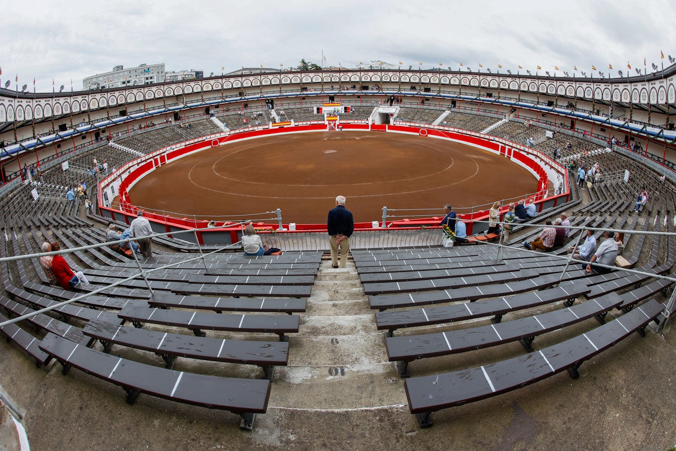 Imagen de la plaza este domingo nada más abrir las puertas.