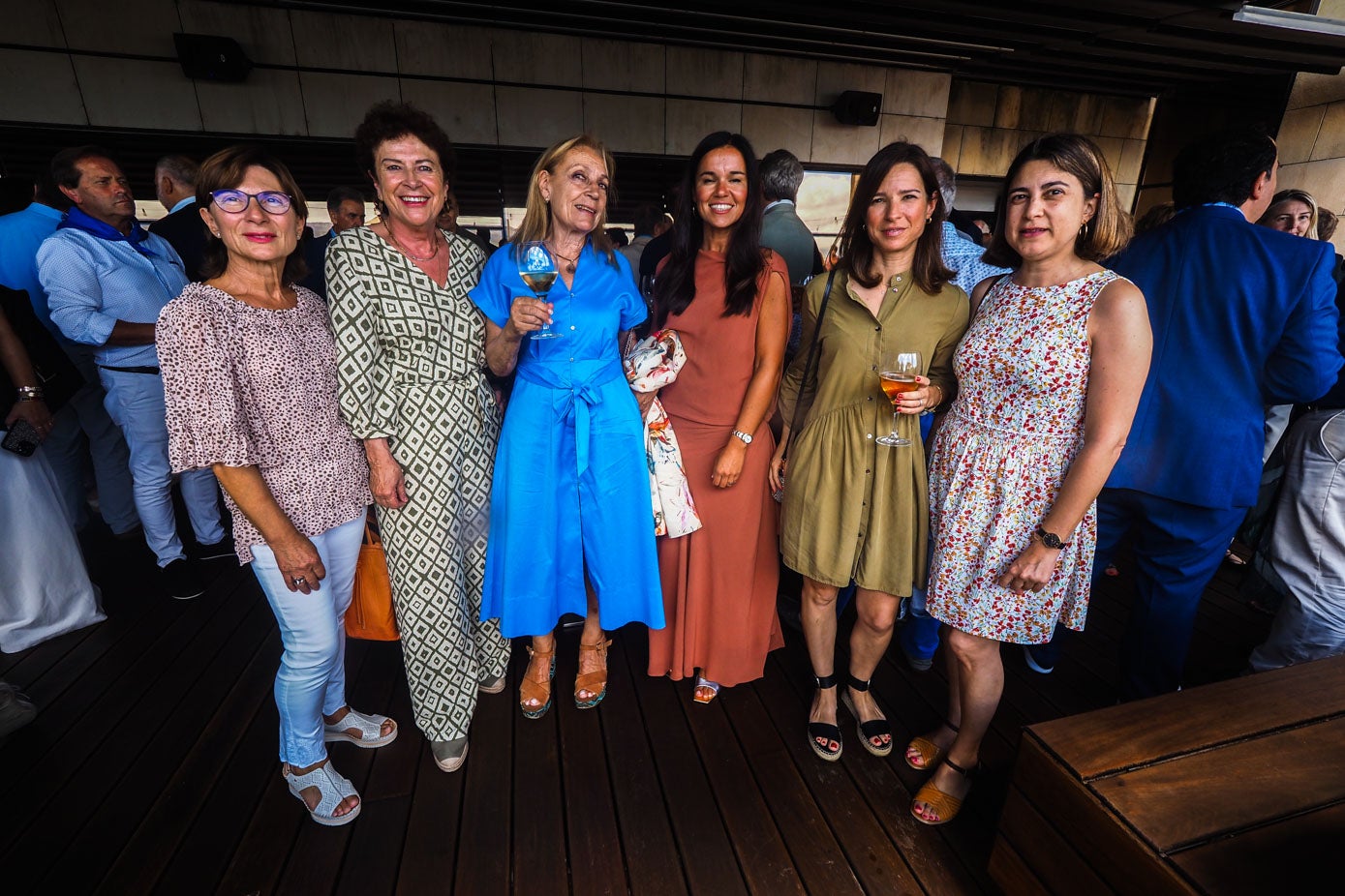 Luz Quevedo, María Teresa Noceda, Concha de Blas, Ana Calzada, Ana Cotero y Elena Sedes.