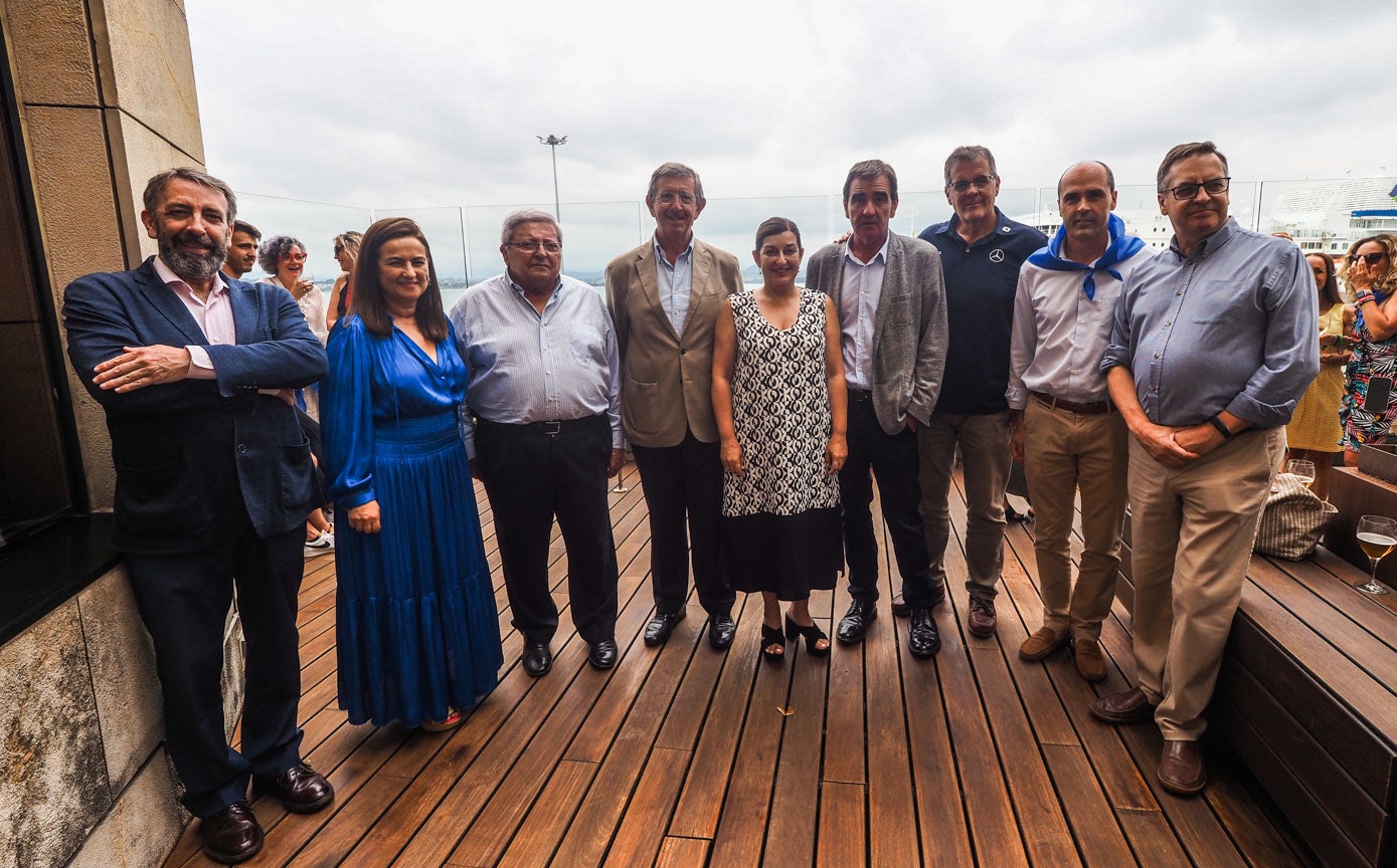 Javier Noriega, Begonia Gómez, Lucas Martínez, Luis Revenga, María José Sáinz de Buruaga, Ignacio Pérez, Roberto Pérez, Juan José Alonso e Ïñigo Noriega.