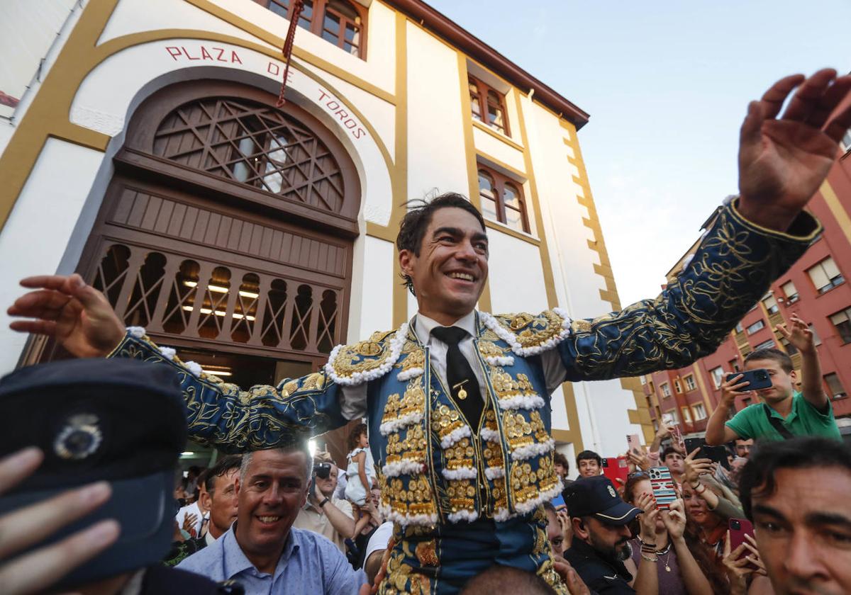 López Chaves sale por la puerta grande de la plaza santanderina.