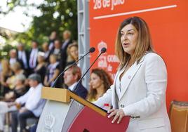 La presidenta regional, María José Sáenz de Buruaga, insistió en que Cantabria es obra de su pueblo: «La autonomía no la ganó un partido ni una corriente política».