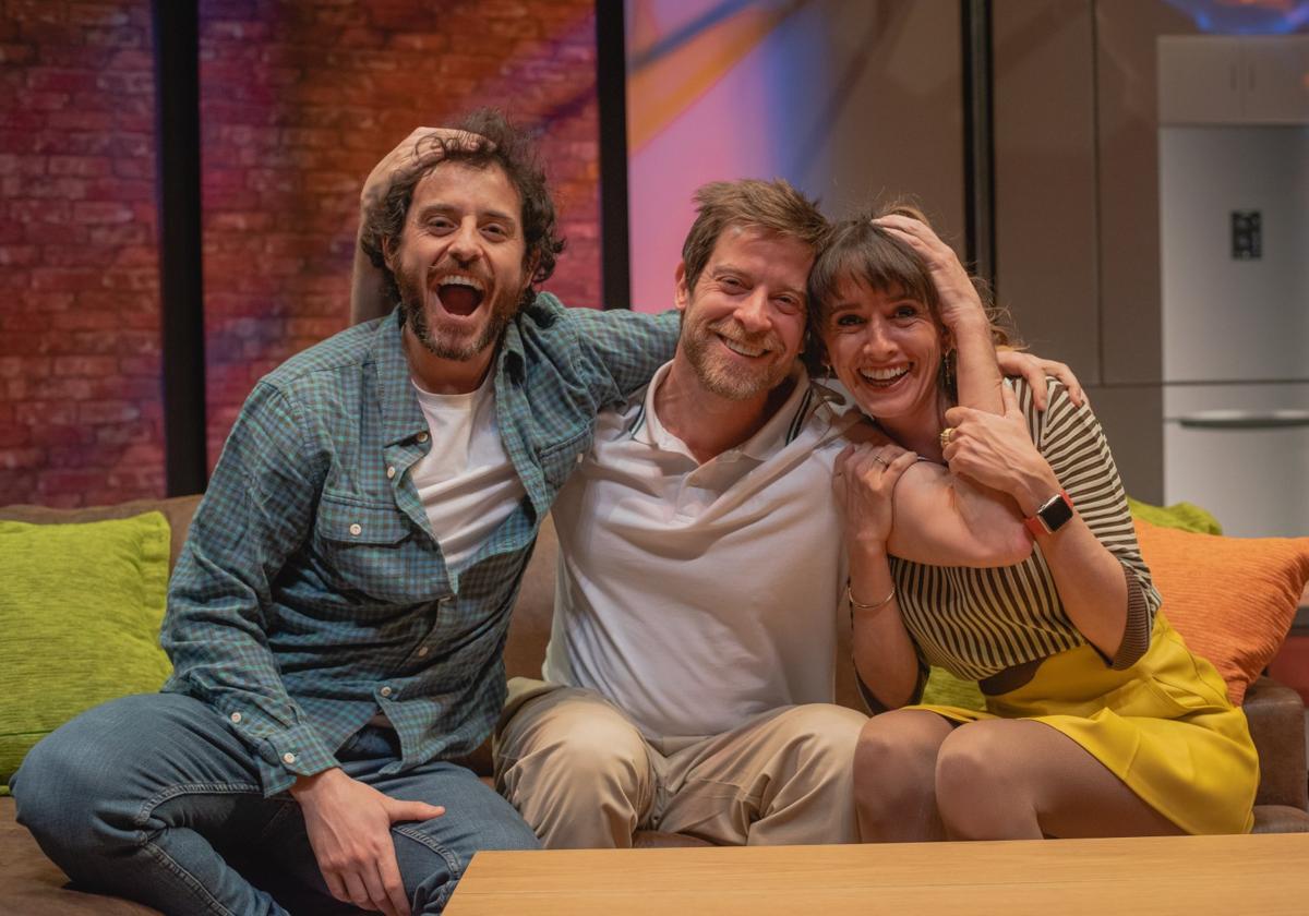 Javier Pereira, Manu Baquiero y Marina San José, protagonistas de la comedia.