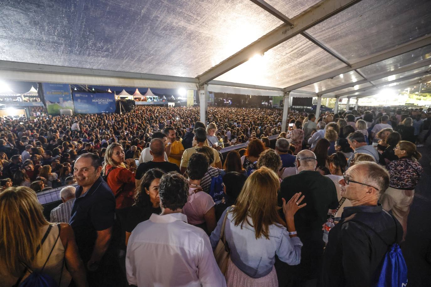 Ni un alfiler cabía, ni en la campa ni en los espacios habilitados para entradas preferentes